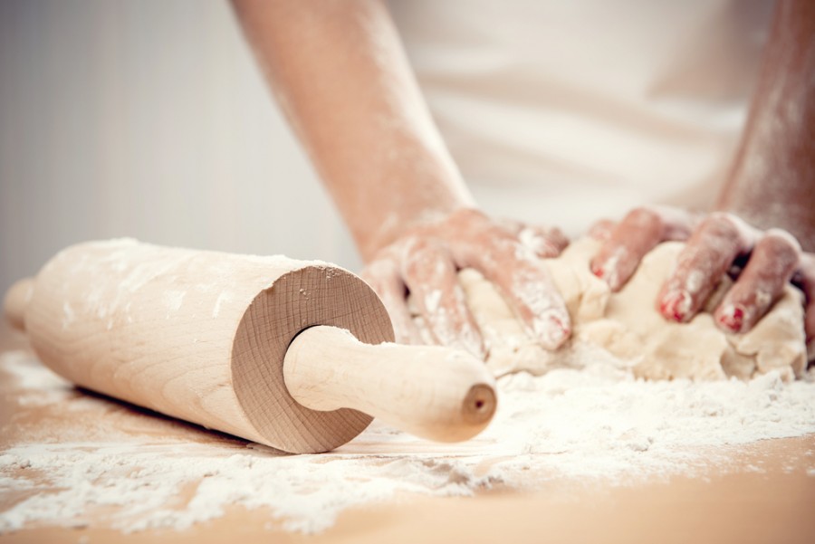 Quelles techniques pour abaisser la pâte efficacement