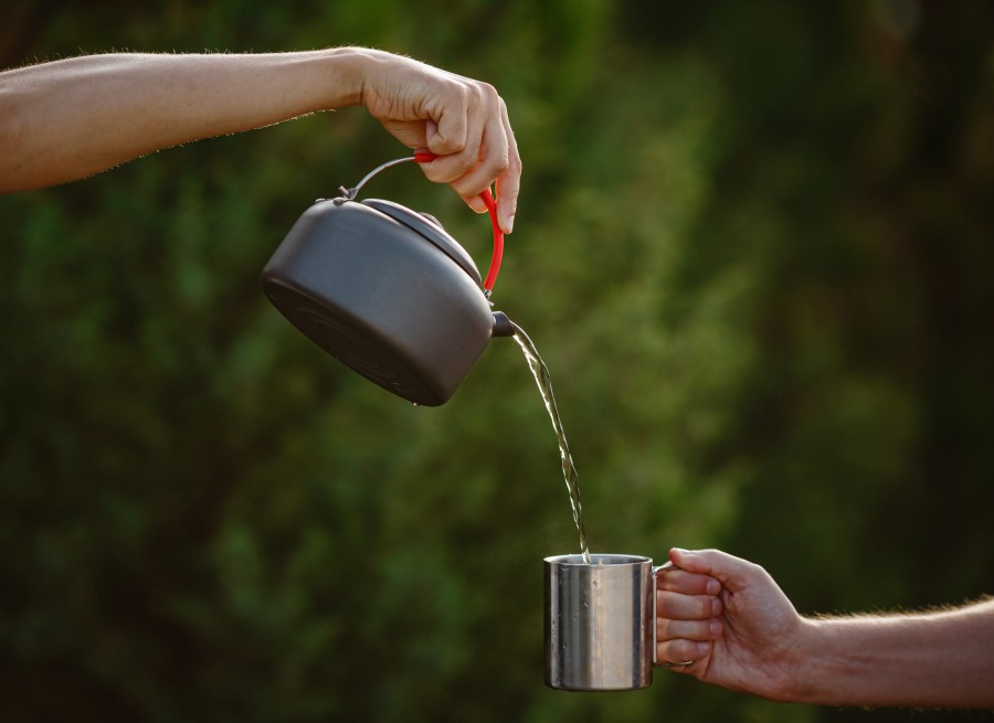 Comment boire de l'eau chaude peut-il améliorer la digestion ?